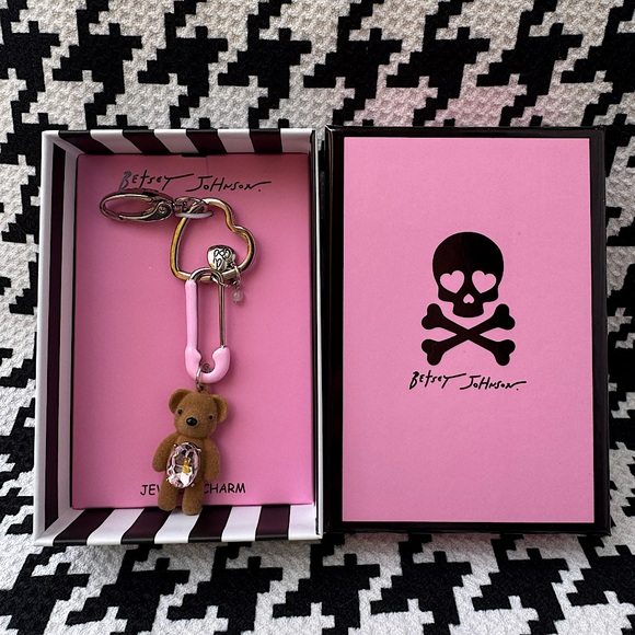 NIB🐻 Betsey Johnson Teddy Bear Pink Gem Bag Charm Key Chain. silver hardware - Picture 1 of 7